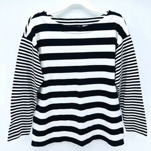 BANANA REPUBLIC Preppy EDGY Black + White STRIPED Knit Y2K Top WOMENS M Shirt